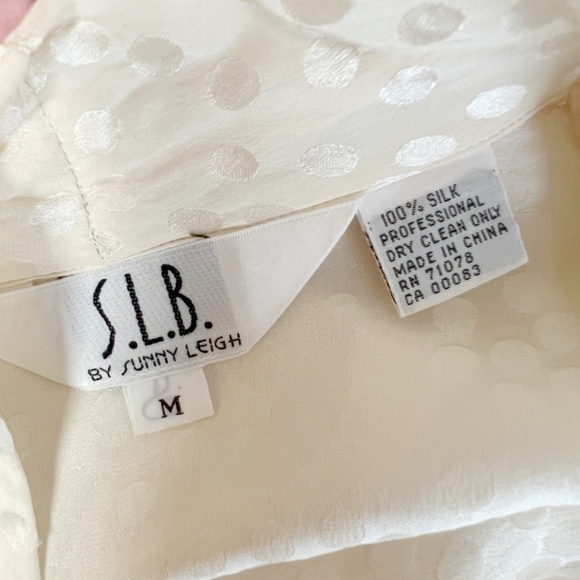 Vintage SLB by Sunny Leigh 100% Silk Minimalist Ivory Classic Blouse Top Medium - Picture 12 of 13